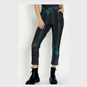 🖤 BlackMilk Soldier Jane Peddle Pushers– Size Medium – Like New, Rare & Coveted
